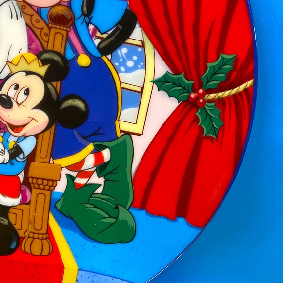 Disney Characters 1989 Seventh LTD Merry Mickey Claus...